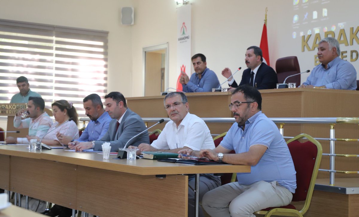 Belediye meclis üyelerimizin katılımıyla Eylül ayı Belediye Meclis Toplantımızın 1. oturumunu gerçekleştirdik.

Alınan ve alınacak kararların ilçemize hayırlı olmasını temenni ediyorum.