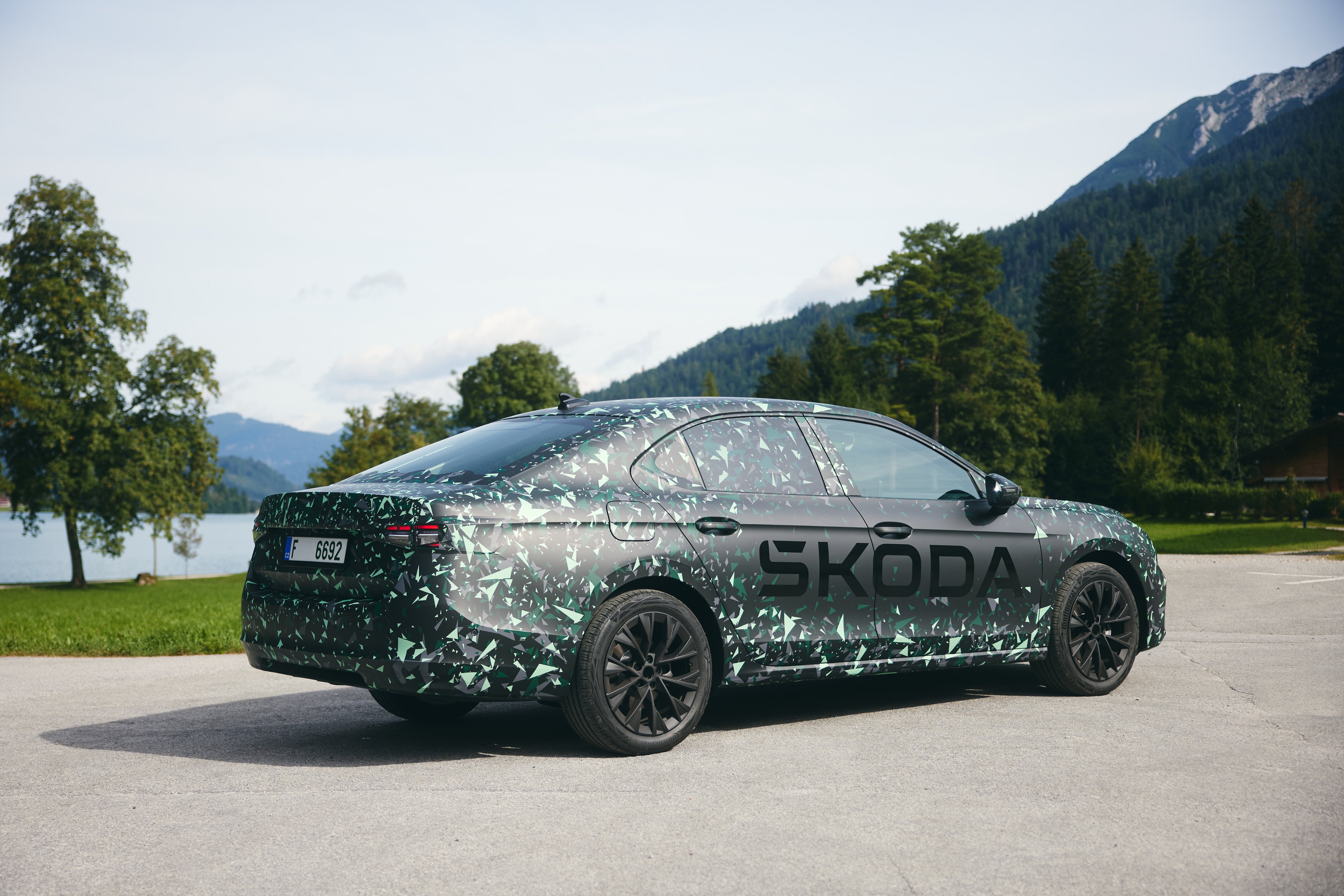 Škoda Auto News on X: #Skoda Auto, about to release the fourth generation  of its ICE flagship model series, the #SkodaSuperb, will once again  complement its popular Combi estate with an elegant