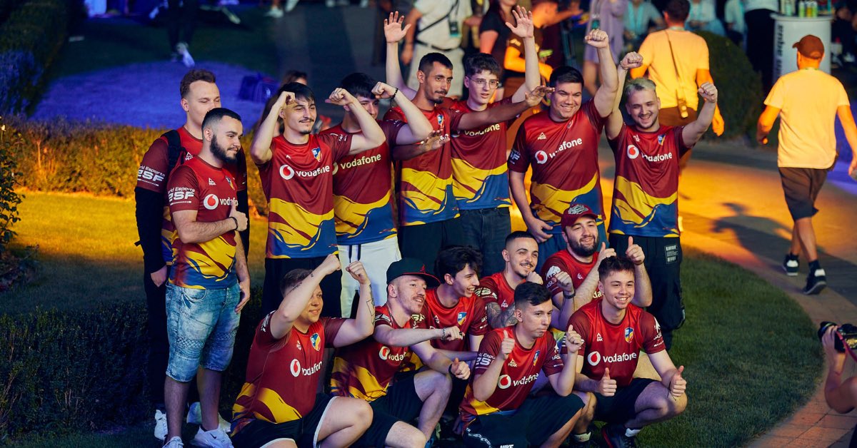 Au fost 10 zile pline de emoții, bucurie și good vibes! 🤩 10 zile alături de oameni frumoși și pasionați de 🎮 gaming, dar și alături de un staff extraordinar ce a pășit în universul din Vodafone Esports Zone, activarea pe care am gandit-o alături de <a href="/vodafonebuzz/">Vodafone Romania</a> ! ❤️