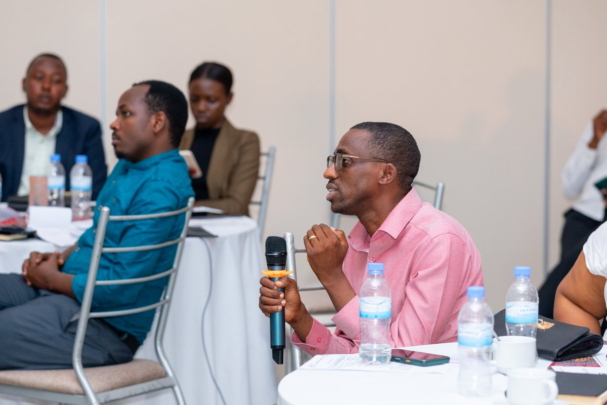 PROECCORwanda's tweet photo. During the Q&A session, @samuel198302 debunked the myth of modern bricks being costly. Traditional bricks often end up more expensive due to the use of materials like mortar and steel bars.
#ModernVsTraditional https://t.co/kqxEu8mcCO