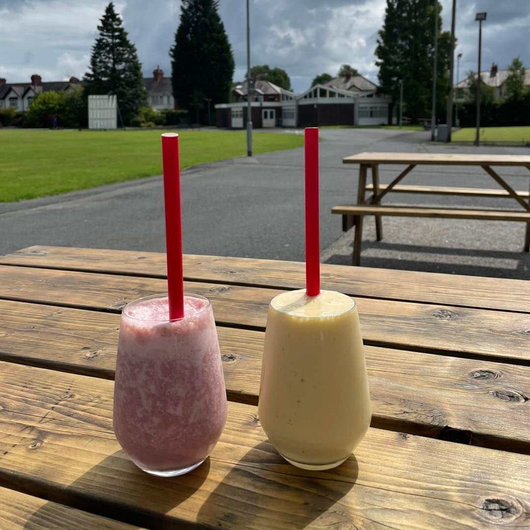 Coming with a partner after a workout? 

OR 

Buying something cool for the kids?

Our smoothies are the ones ☝🏻

Only for £3/EACH 🫢