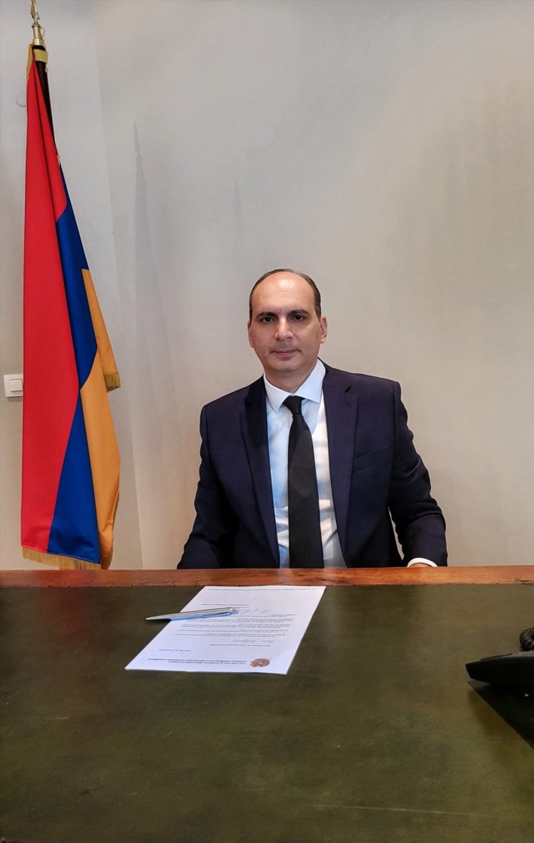 C'est avec grand plaisir que nous vous annonçons l'arrivée du nouveau Consul Général de l'Arménie à Marseille, Monsieur Ara MKRTCHIAN.
Nous sommes impatients de travailler de concert avec vous tous pour continuer à promouvoir la coopération et le développement harmonieux.