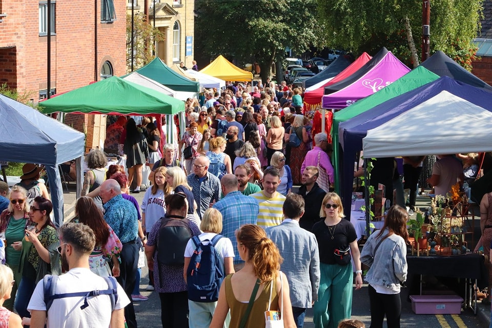 We had a fantastic time at the <a href="/chapelafestival/">Chapel Allerton Arts Festival</a> this weekend, the sun was out, great music, an excellent market and lunch courtesy of <a href="/sukhothai_/">Sukhothai</a> 

Well done to all the organisers!

#JLife #Magazine #Leeds #Jewishlife #JewishCommunity #ChapelAllerton #ChapelAllertonFestival