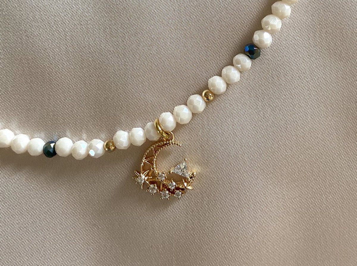 Ecco qui alcuni dei nuovi gioielli che sono appena usciti sul mio shop 💕 un rt o un mi piace mi aiuterebbe tantissimo a far conoscere il mio small business 🫶🏼
cyanejewels.com