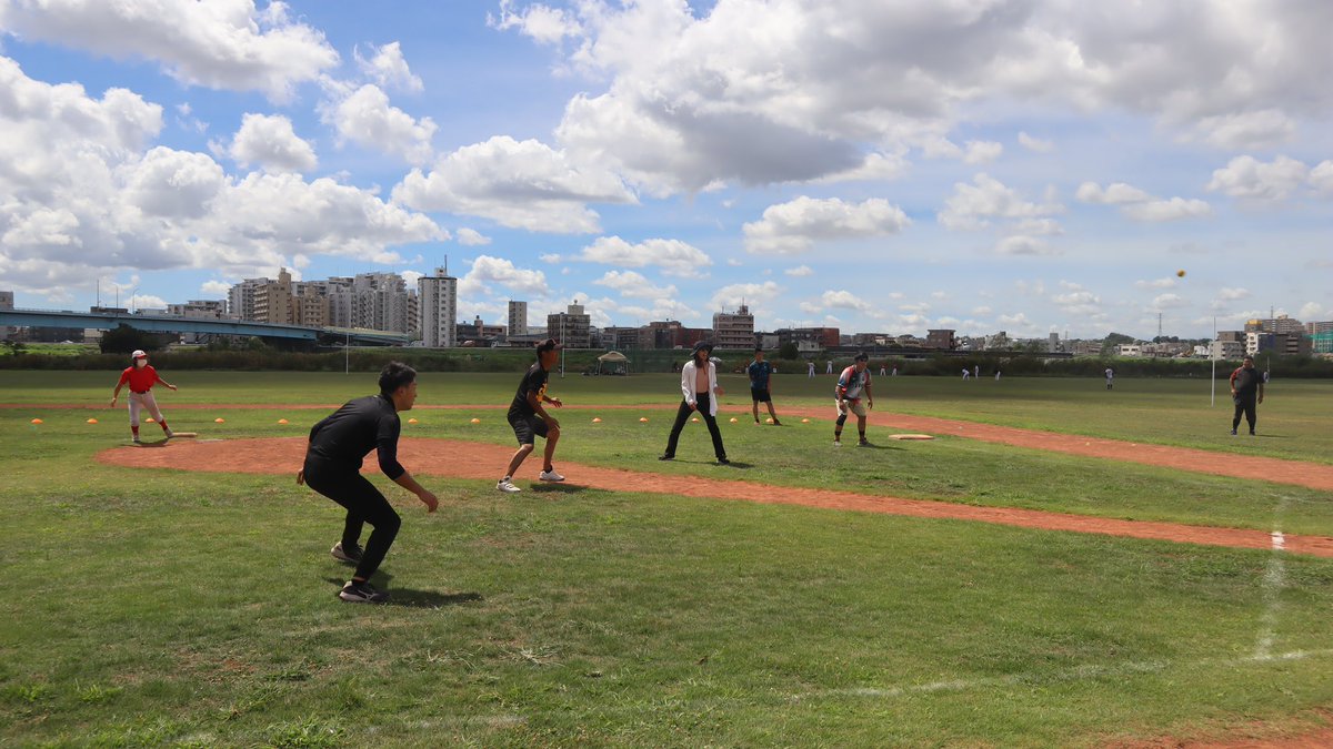 【☀️二子玉川でBaseball5体験会🥎】 親子で参加された方や、女子野球をやっている方など様々な世代の方と楽しく『Enjoy Baseball5✋』 　 ミニ大会ではそれぞれのチームのバッティングが素晴らしく連打！連打！連打！ その中で起きる守備のナイスプレーに会場も沸きました👏