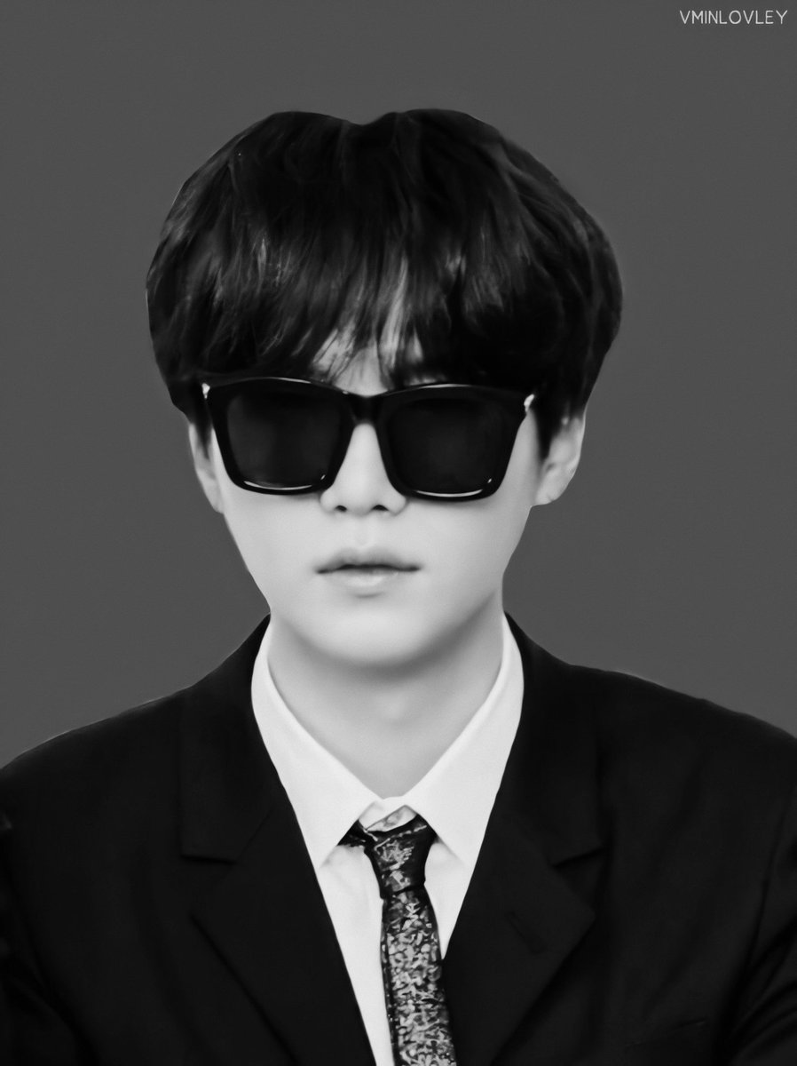 oliveilove_'s tweet photo. Mafia Couple 🥵😎

#ARSD
#ARMYSelcaDay 
#MinYoongi @BTS_twt 
#ARSDReturnSeptember https://t.co/v9lGxgkOKe