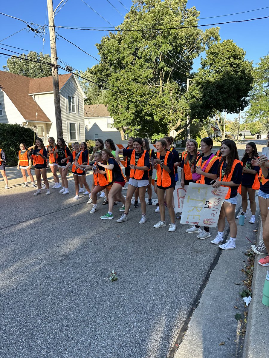 Great job this weekend ladies at the Horlick rebel invite! Freshmen took 1st place, JV 3rd and varsity 4th place. 

Thanks to the ladies who also helped out at the twilight shuffle last night.

Keep up the great work!