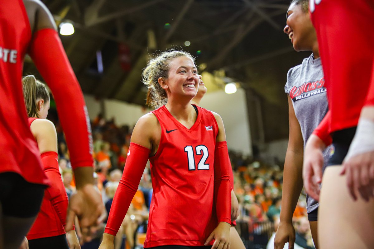 RedbirdVB's tweet image. Frames at Illinois 📸