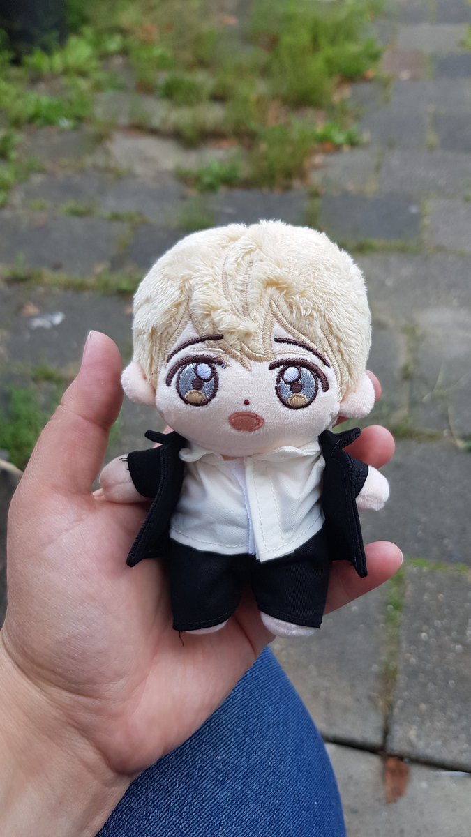 tdcsbrainrot's tweet photo. i Adore them So much.. the inhumane shipping costs were So worth it.. the quality surprised me so much too, theyre Extremely well made.. 💙💛

thank you so much @hey_945 and @Goodsbee_global for this collab, theyre so super precious ;A; ❤ https://t.co/r4MOnU4HV1