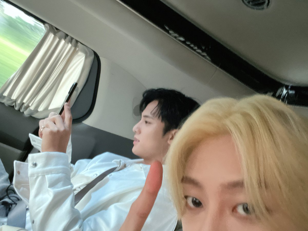 ۟zia ★ • lf moots ! tweet media