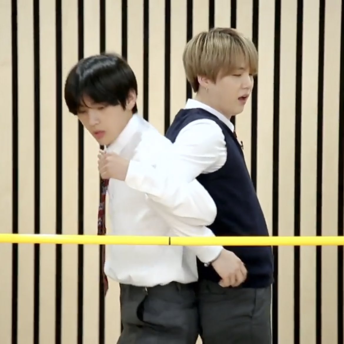 abyssyoonjin's tweet photo. "do you want it? do it then" 😭😭😭 https://t.co/z7D37w7xLs