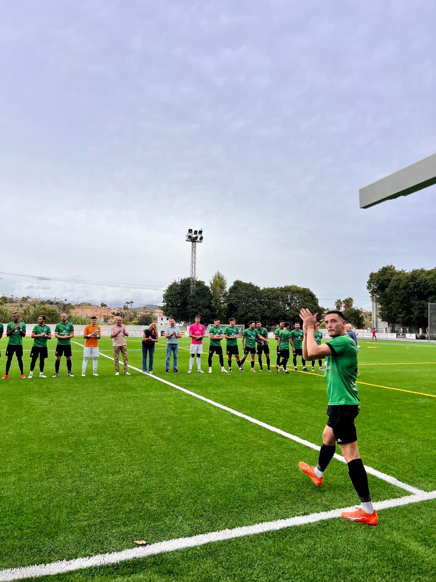 calp_ayto's tweet photo. ⚽️⚽️ Les obres de renovació de la gespa artificial del camp de futbol de Calp han arribat a la seua fi. Dissabte les instal·lacions van acollir ja la presentació del primer equip de l'U.D. Calpe.

⬇️⬇️
https://t.co/3Y4dicwrk2

#Calp #Calpe https://t.co/SLNah4a1Gs
