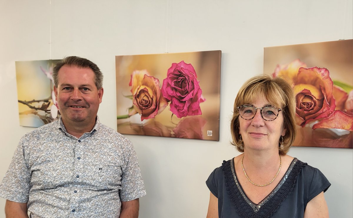 Tot eind oktober kunt u genieten van de prachtige tentoonstelling van Agnes Van Parijs in het gemeentehuis <a href="/SintKatWaver/">Sint-Katelijne-Waver</a>, te bezoeken tijdens de openingsuren. Tot eind oktober zorgt zij voor mooi weer in onze gemeente.  #sintkatelijnewaver #SKWleeft