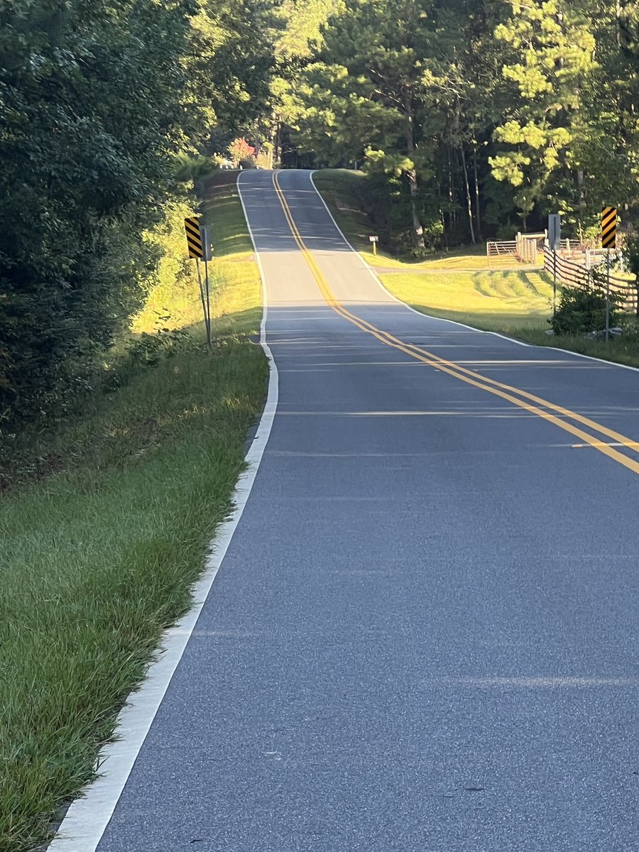 LisaPearceEdS's tweet image. Rise and shine! At 53 I finally got my 5k back under 40 min! It’s been a while, shocked my heart rate, ready to tackle this week! 🔥💪🏽@fit_leaders #FitLeadersLetsGo #LaborDay5k