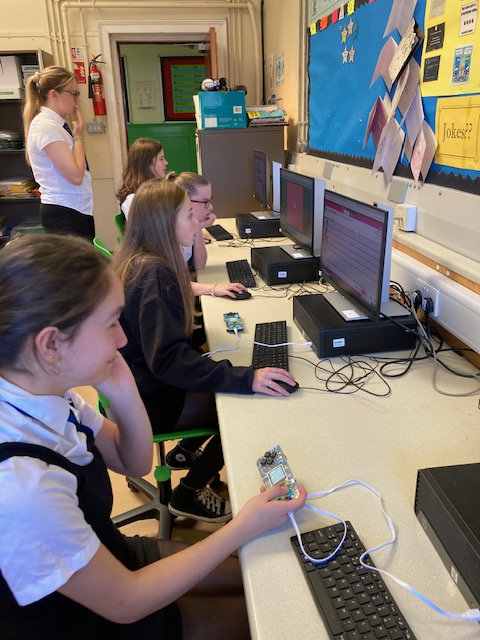 ArdAcadCompBus's tweet photo. Busy girls' code club today using makecodearcade to create games and play them  on consoles. #girlscodeclub, #excellence https://t.co/kXkYpt2sD8