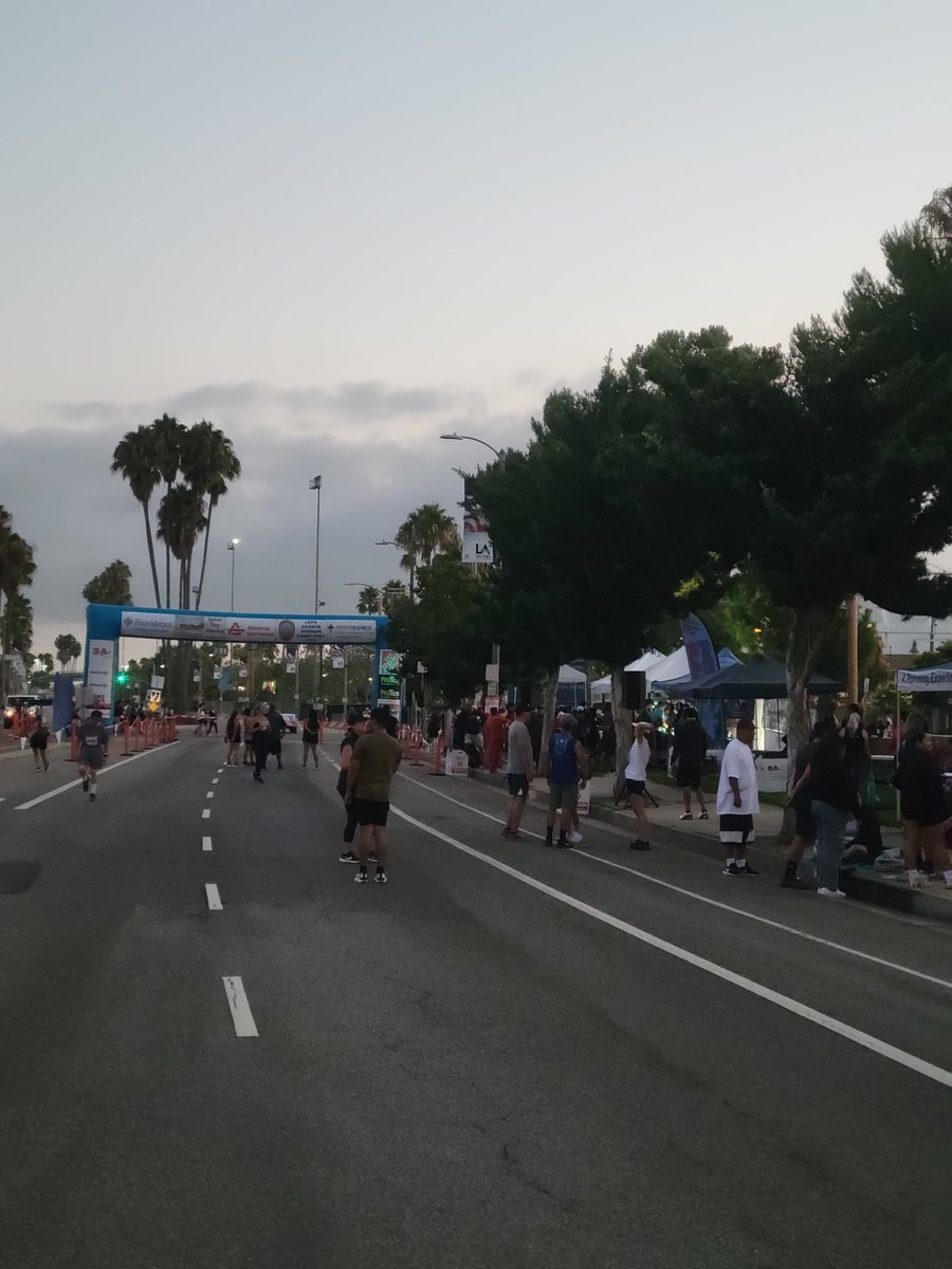 1AlbertAlvarado's tweet photo. Calm before the storm 👀🏃🏽‍♂️🌁
#ConquerTheBridge #SanPedro #California https://t.co/Q3Nfz1RmeM