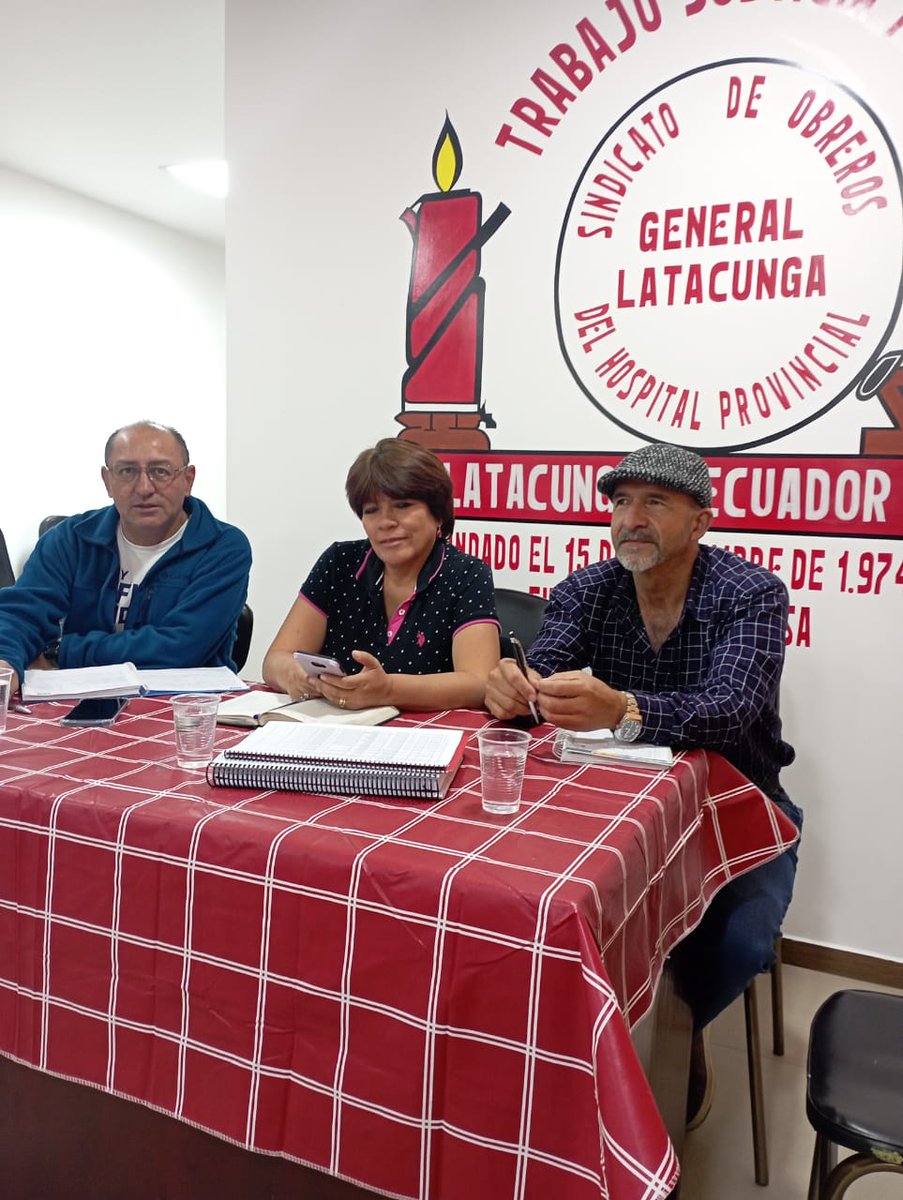 OSUNTRAMSAMSP's tweet photo. ¡Hoy fue un día productivo en Cotopaxi! Realizamos la verificación de la documentación de cambio de denominación y reclasificación junto a los delegados de OSUNTRAMSA y Secretarios Generales. Trabajando juntos para avanzar hacia un mejor futuro. 💪✨ #OSUNTRAMSA #Cotopaxi https://t.co/n8yPRWUgM0