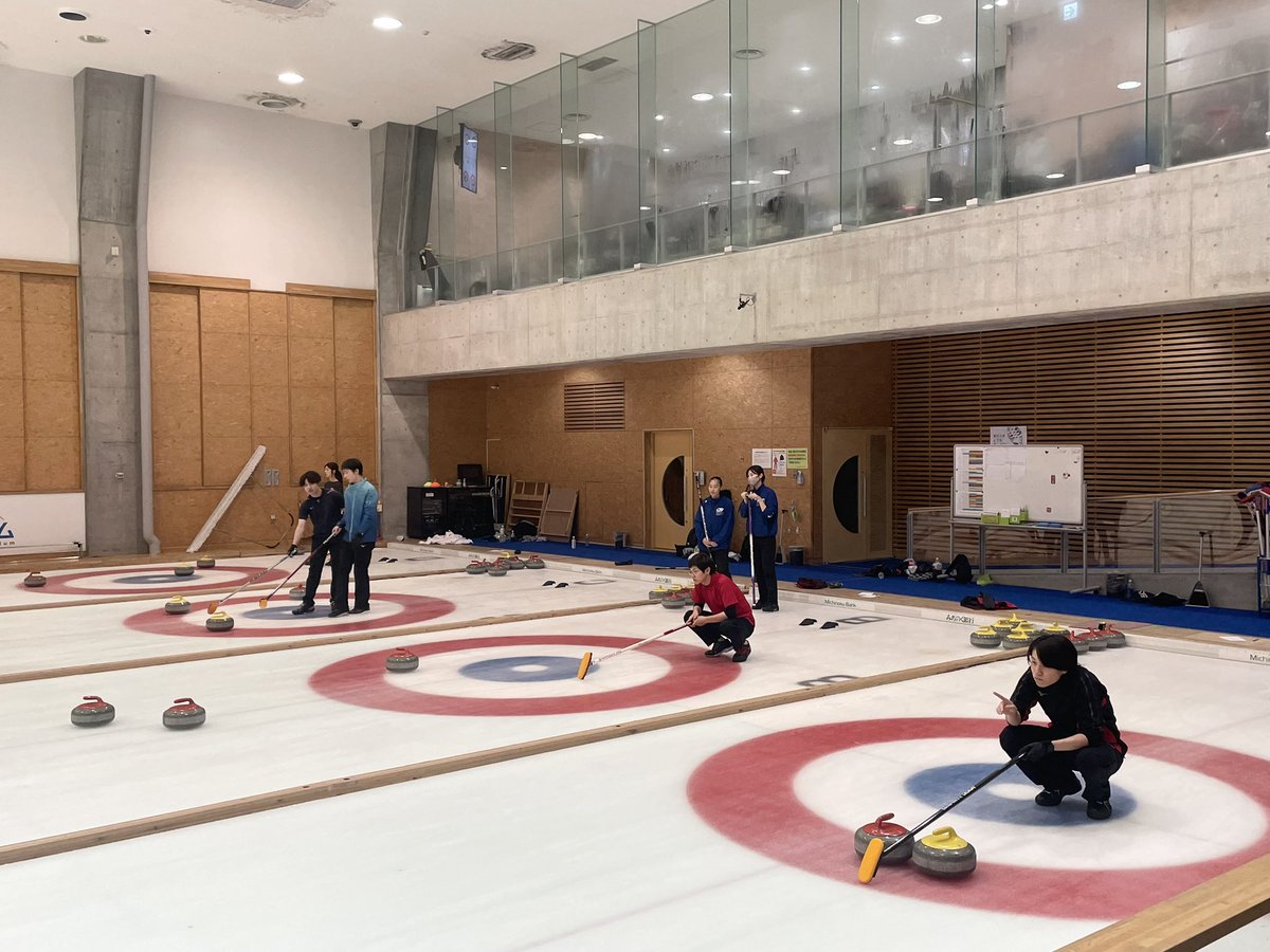 rikkyo_curling's tweet image. 本州大学オープンが開幕しました！！
当サークルからは、2チームに分かれて6人が出場しています！
3日間試合や交流を楽しみます🙌🏻

#カーリング
#立教大学 
#SPCC
#本州大学オープン