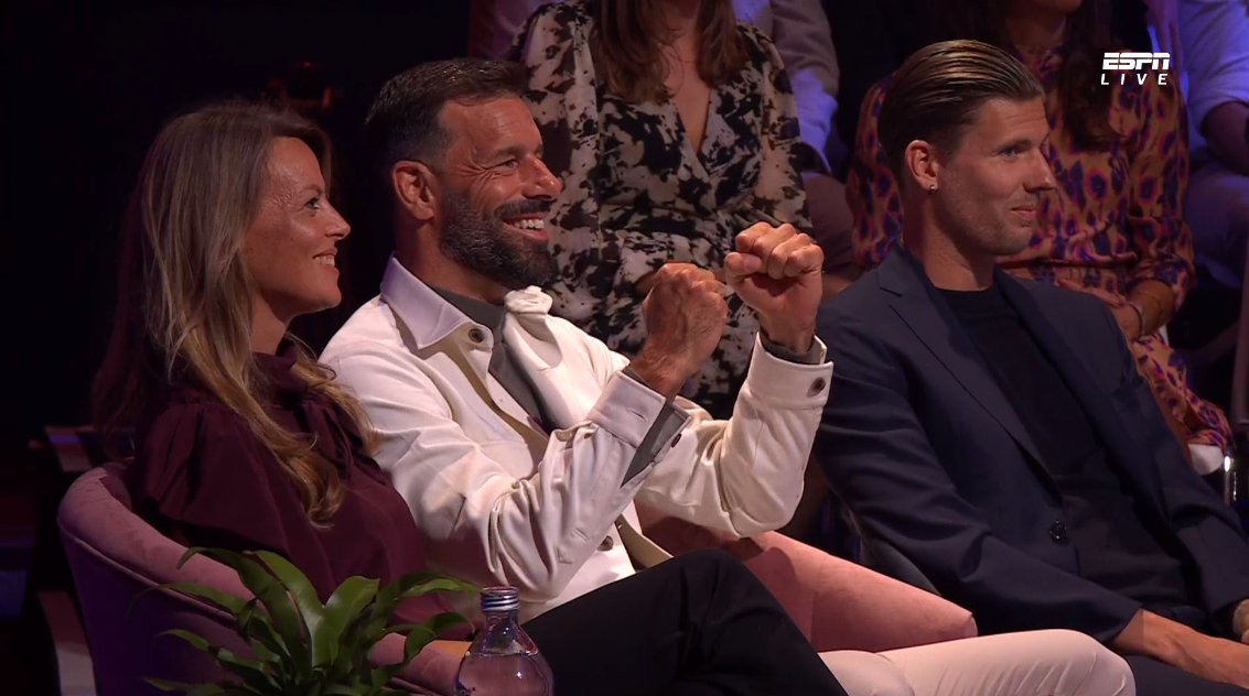Foet247Benelux's tweet photo. Xavi Simons' number one fan #EredivisieAwards https://t.co/iQkegLfPDn