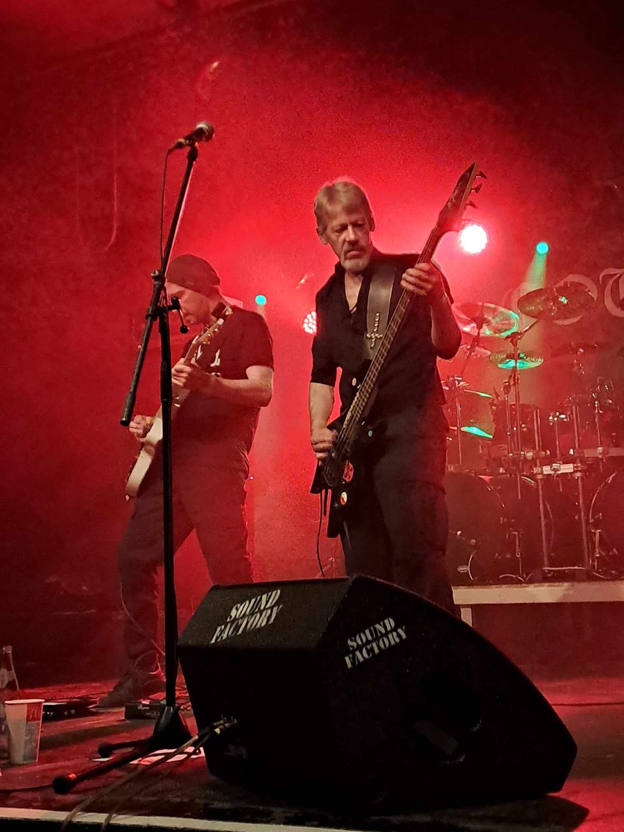 Countess tweet media