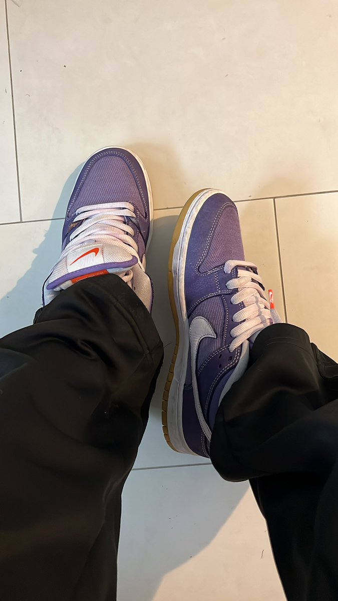 Sal_StiProject's tweet photo. 21/30 Forgot to post yesterday. Took the pick and walked out for the day.
Also, still in search of Orange Label βcourt purpleβ size 8. . #dunksondeck #challenge #nikesbdunklow #orangelabel #unbleachedpacklilac #dunkdude @trudyspeaks https://t.co/kNKkt8sQyE