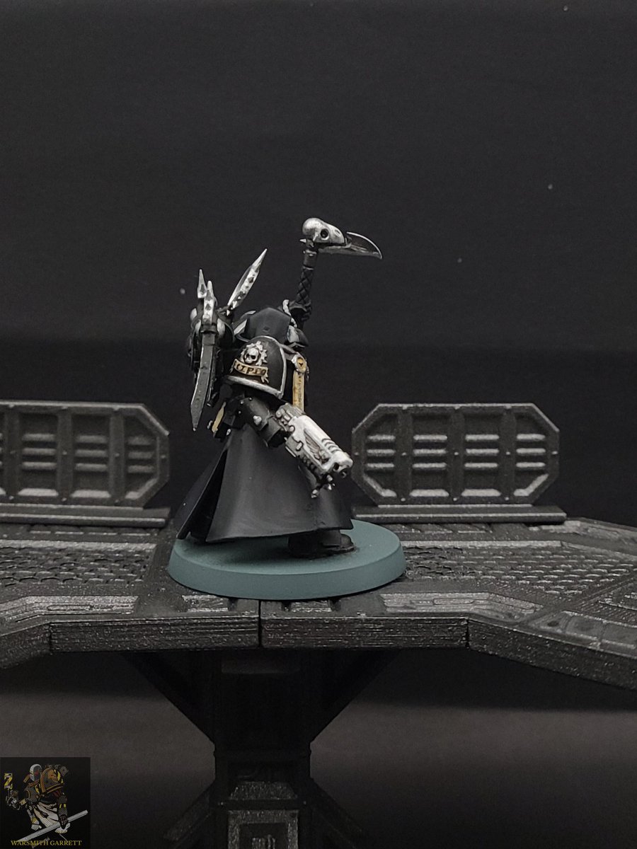WarsmithGarrett's tweet photo. Following with yesterday's post I finished my Raven Guard Primaris Chaplain. I was thinking about swapping his legs for phobos legs but the Chaplain legs are already a slimmer mark than regular tacticus armor legs.
#paintingwarhammer
#40kkitbash
#40kconversions https://t.co/pTDvujhVdF