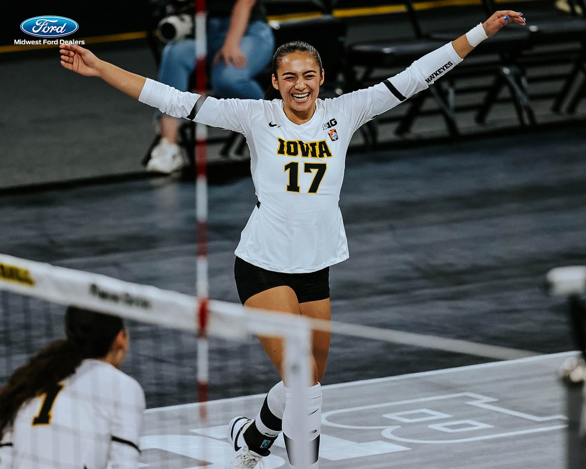 TheIowaHawkeyes's tweet photo. A 𝐖eekend full of 𝐖s 😤

☑️ @HawkeyeSoccer
☑️ @HawkeyeFootball
☑️ @IowaVolleyball 
☑️ @IowaXC_TF
☑️ @IowaFieldHockey 

#Hawkeyes https://t.co/KLaPtry40x