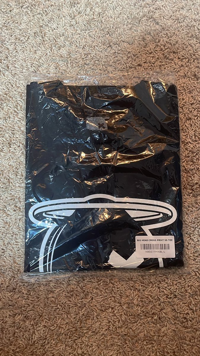 Giving away 1 <a href="/GEVOLsNFT/">G'EVOLs</a> Big Head logo tee (size L)
❤️ like, RT, follow
winner in 24 hours