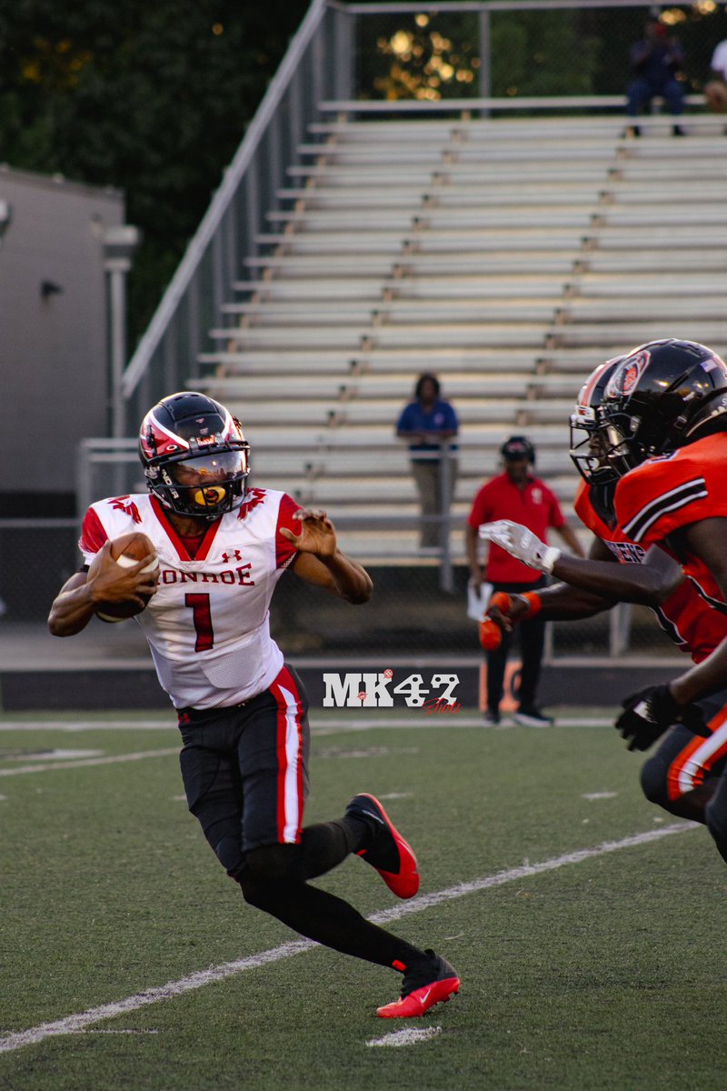 Mk47capo's tweet photo. RED ALERT🚨🦅
If It Ain’t MK47SHOTS, Then It Ain’t Hot🔥
Bookings only 🎥 sports media & more
#mk47shots #47filmz #47studio #monroe #mhs #monroehighschool #charlotte #hsfootball #redhawks #fridaynightlights #monroeredhawksfootball #gameday #football #footballszn https://t.co/GbPzGw0Jny