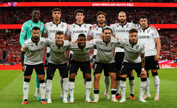 TRANSPARÊNCIA: Após o fim do mercado, Vitória SC anuncia lucro de 15 milhões nas transferências do verão e detalha os negócios aos seus adeptos⚫️💸

Compras:

Charles Marcelo da Silva: jogador livre.

João Mendes: jogador livre.

Tomás Ribeiro: transferência definitiva – 250.000