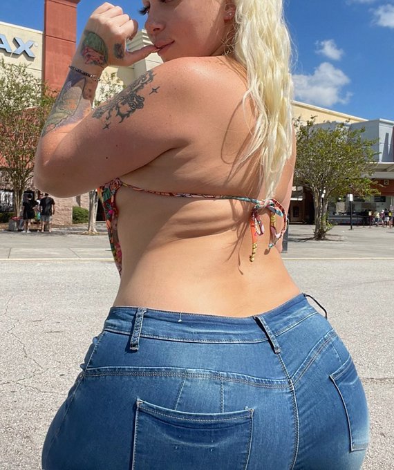Can I be your side chick? https://t.co/9ZuAL27yvu