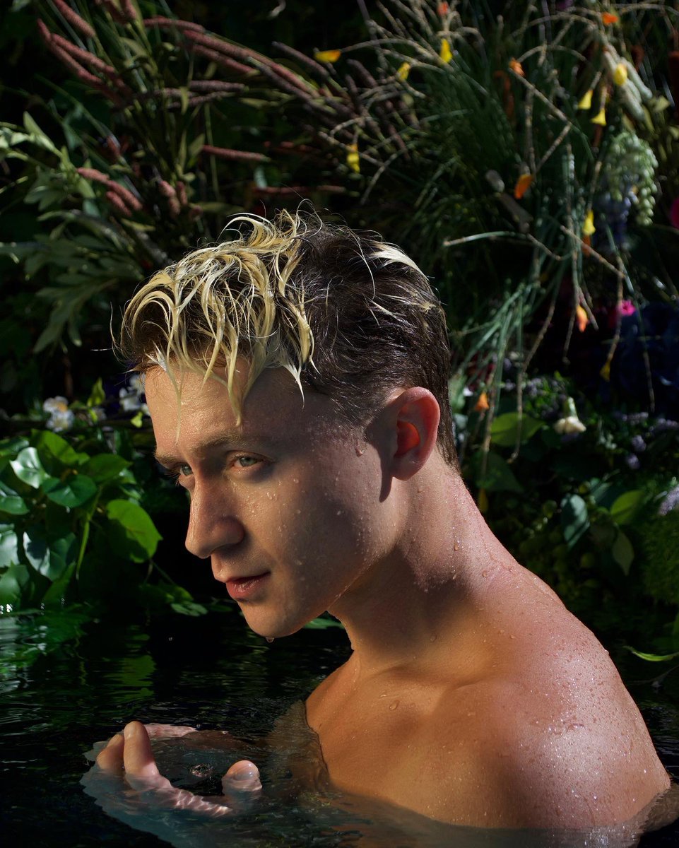 Imrileycostello's tweet photo. summer soak https://t.co/qWSjxReLjZ