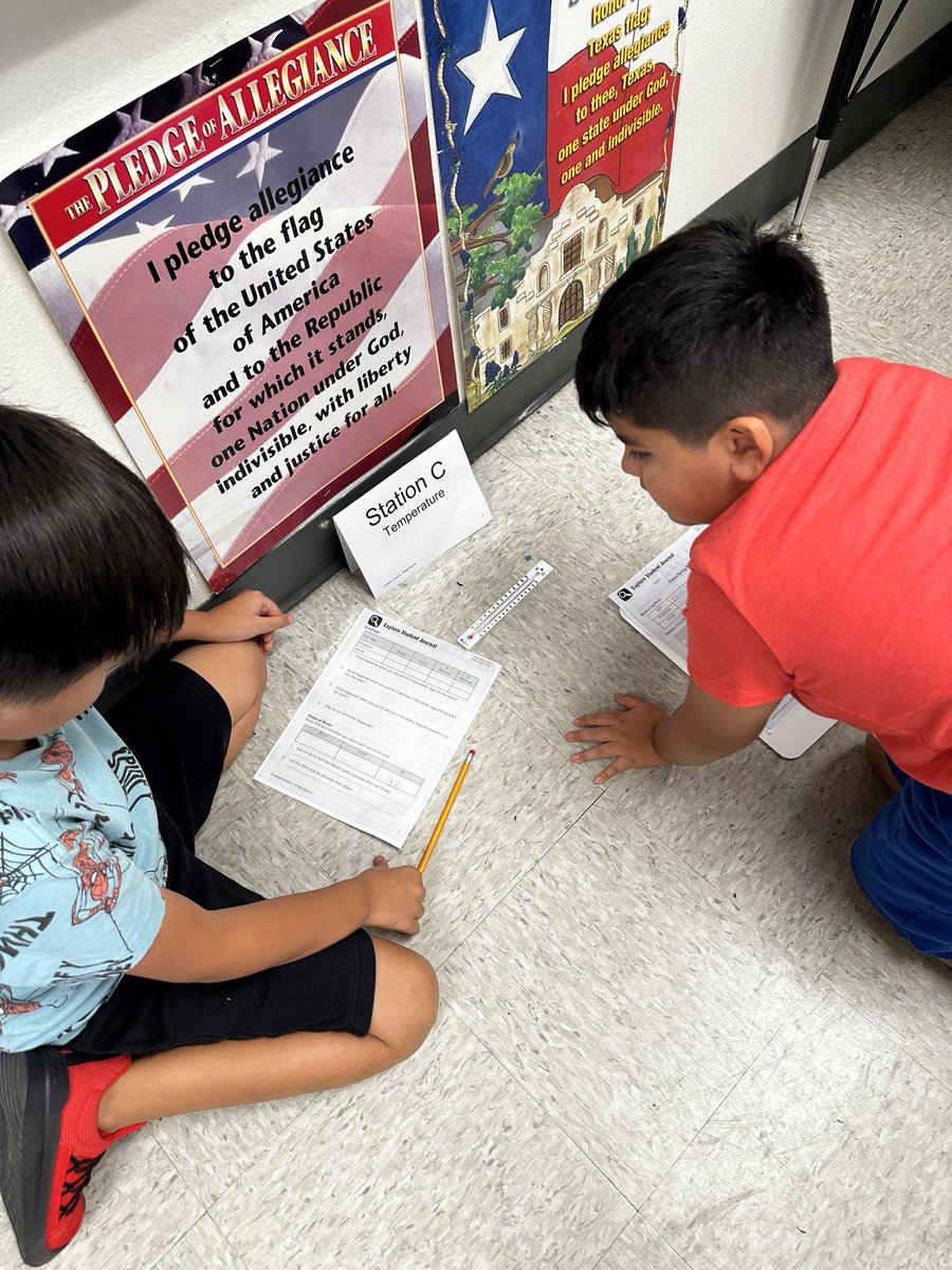 massey3rdgrade's tweet photo. Howry 3rd grade scientists performing a matter experiment. @CAllenEdu @LakeWorthISD https://t.co/6iFlLRd5MR