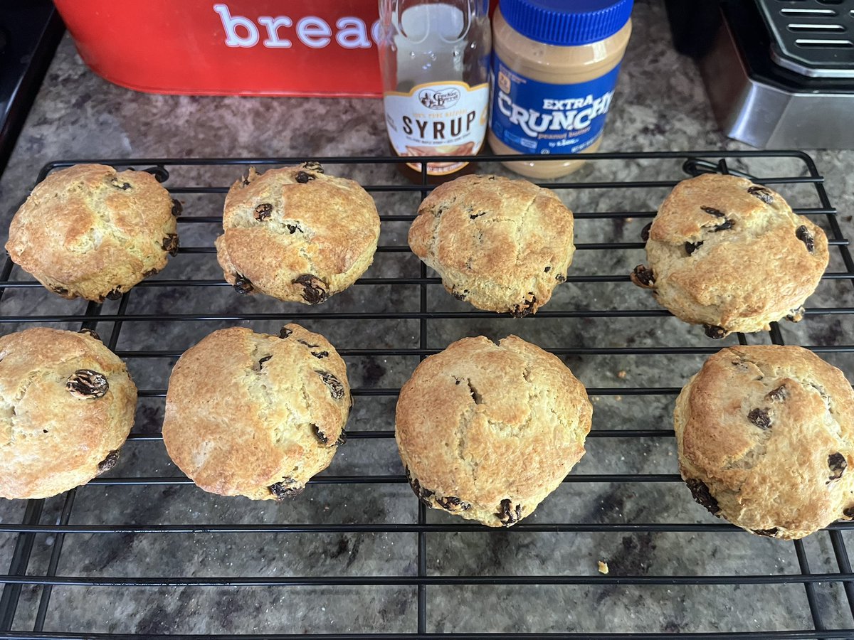 I made scones. Regular bleedin’ Fanny Cradock, me.