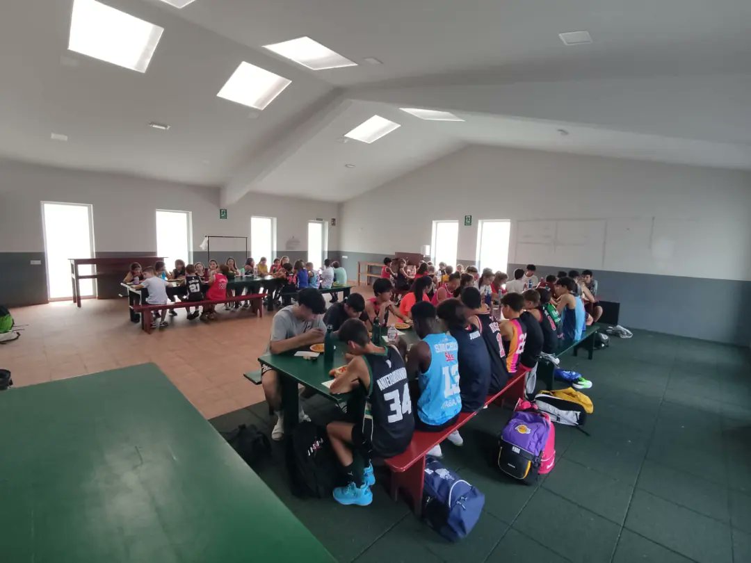 cbaspontes's tweet photo. ✅Primeiro día de campus completado❗
👉🏼Despois de 3 sesións de adestramento e 1 de competicións, damos por finalizado o primeiro día do campus de verán 👏🏻.
📢Maña afrontaremos o segundo coas mesmas ganas!
#cbaspontes #ImosCB #campusdeverán https://t.co/cZtw1UEF5f