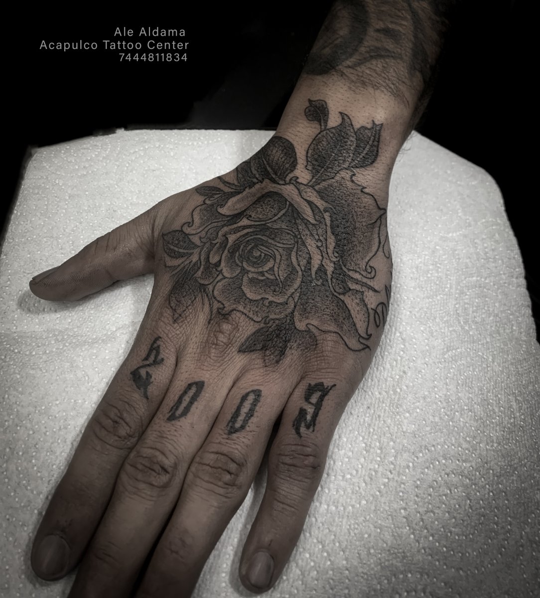 AcapulcoTCenter's tweet photo. Artista: Ale Aldama
Citas y Cotizaciones al 744 481 1834 📷
#Calavera #calaveratattoo #piramide #piramidetattoo #azteca #tattoo #viralpost #viral #tattoo #tatuajes #black #acapulco #mexico #tatuaje https://t.co/9mOASqNIJj