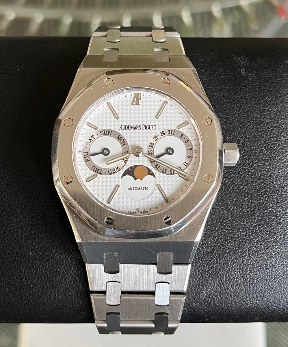 thom_vintage's tweet photo. Montres volés ! https://t.co/TEqvtOeeKh
