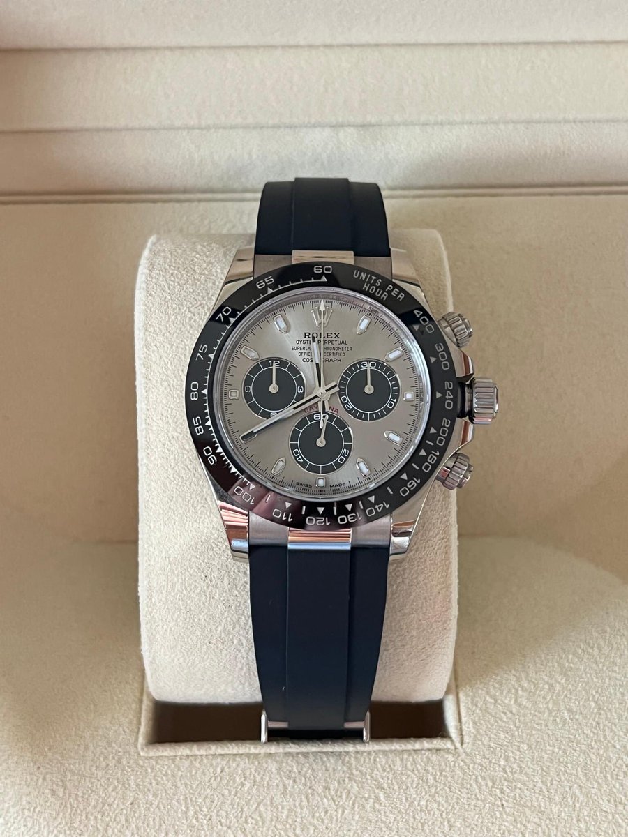 thom_vintage's tweet photo. Montres volés ! https://t.co/TEqvtOeeKh