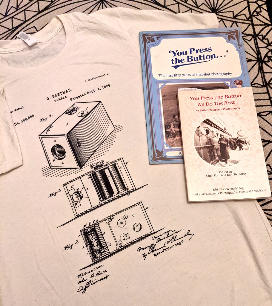 Jayne Knight tweet media