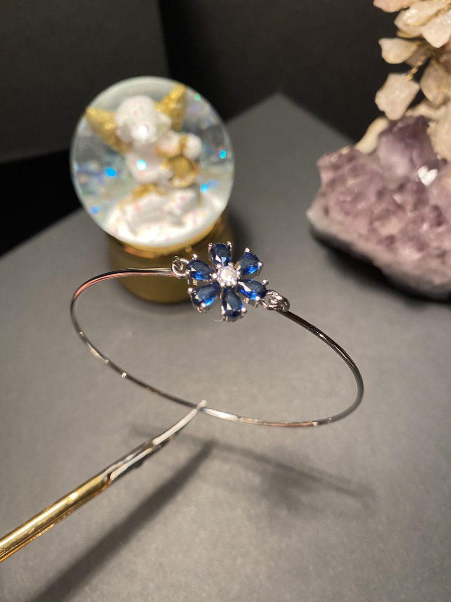 Beğen ve yoruma bir kalp bırak , bizden sürpriz Dm bekle 🤍💙