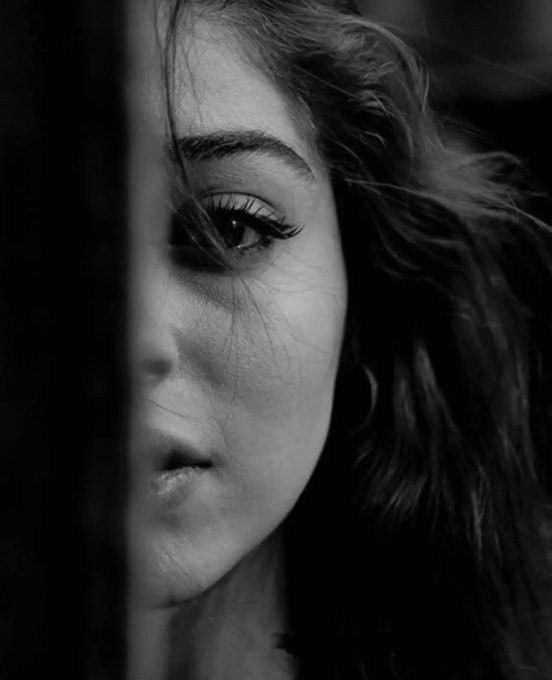 In un rapporto
non esistono
scuse o alibi.
Chi non ti parla
è perché non
vuole farlo.
Chi non ti cerca
è perché non
vuole trovarti.
Infine chi non c'è
è perché non
vuole esserci.

#buonasera #BuenasTardes #goodnight #TuPoesía #Passion #EroTuits #AmorPerfeito #LYF15 #love #poetry