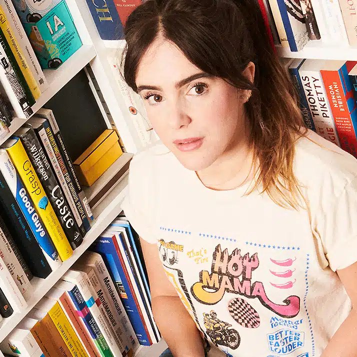 #intelligenceartificielle 🤖 l Rien de tel que la fiction pour envisager les conséquences d'une révolution technologique. Entretien avec <a href="/Aurelie_JEAN/">Aurelie JEAN, Ph.D.</a>, docteure en sciences, entrepreneuse et autrice avec <a href="/AmandaSthers/">Amanda Sthers</a> d’une dystopie qui tape pile dans cet enjeu contemporain.