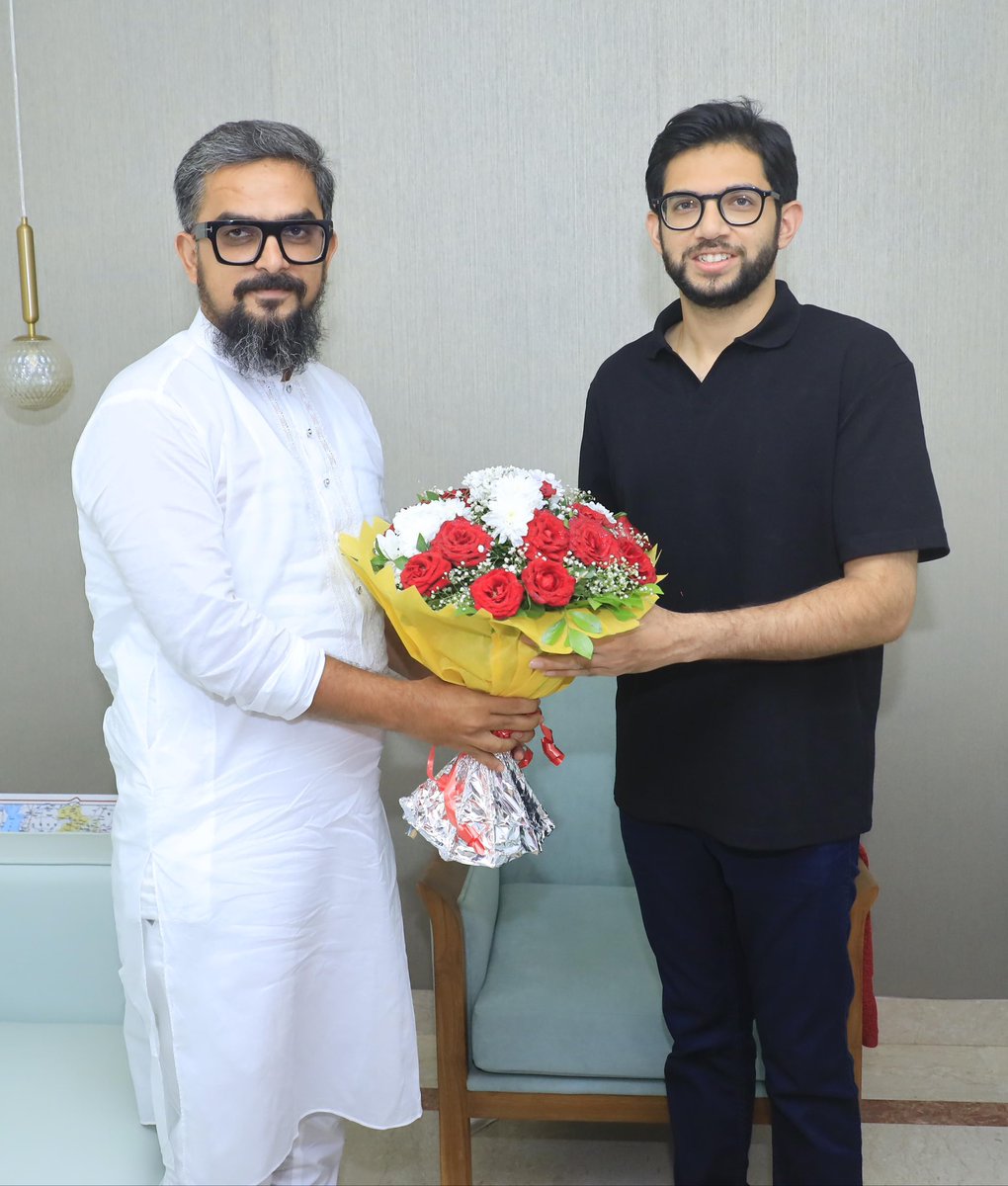 HussainMansuri_'s tweet photo. Conan O'Brien — 'If you work really hard, and you're kind, amazing things will happen.'❤️ Thank you so much for giving me your precious time @AUThackeray Boss👑 Alhumdulilah reached where i belong🙏 https://t.co/vYUvm4CUq4