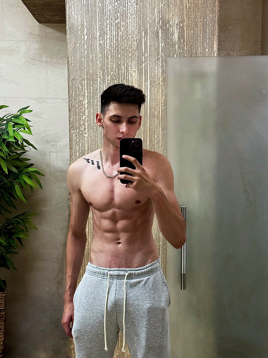 11AlexZarzu's tweet photo. https://t.co/2o9ufQgmt1