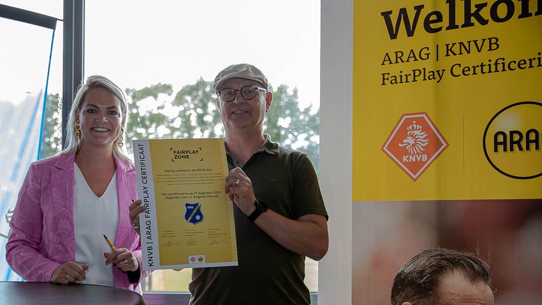 Het eerste <a href="/ARAG_nl/">ARAG Nederland</a> <a href="/KNVB/">KNVB</a> FairPlay certificaat van seizoen 2023-‘24 is uitgereikt aan <a href="/Angerlovooruit/">Angerlo Vooruit</a> als beloning voor het goede scheidsrechtersbeleid dat zij voeren. Gefeliciteerd!