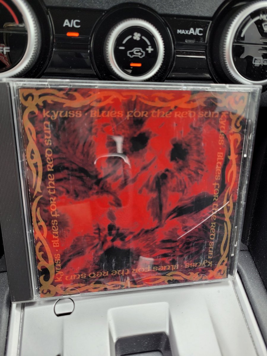 Monday driving with 'Blues For The Red Sun' by the great KYUSS 1992. This album is so great and SO HEAVY. Any fans?🤔
#Kyussband #Qotsa
#stonerrock #desertrock
#desertrock #heavymetal