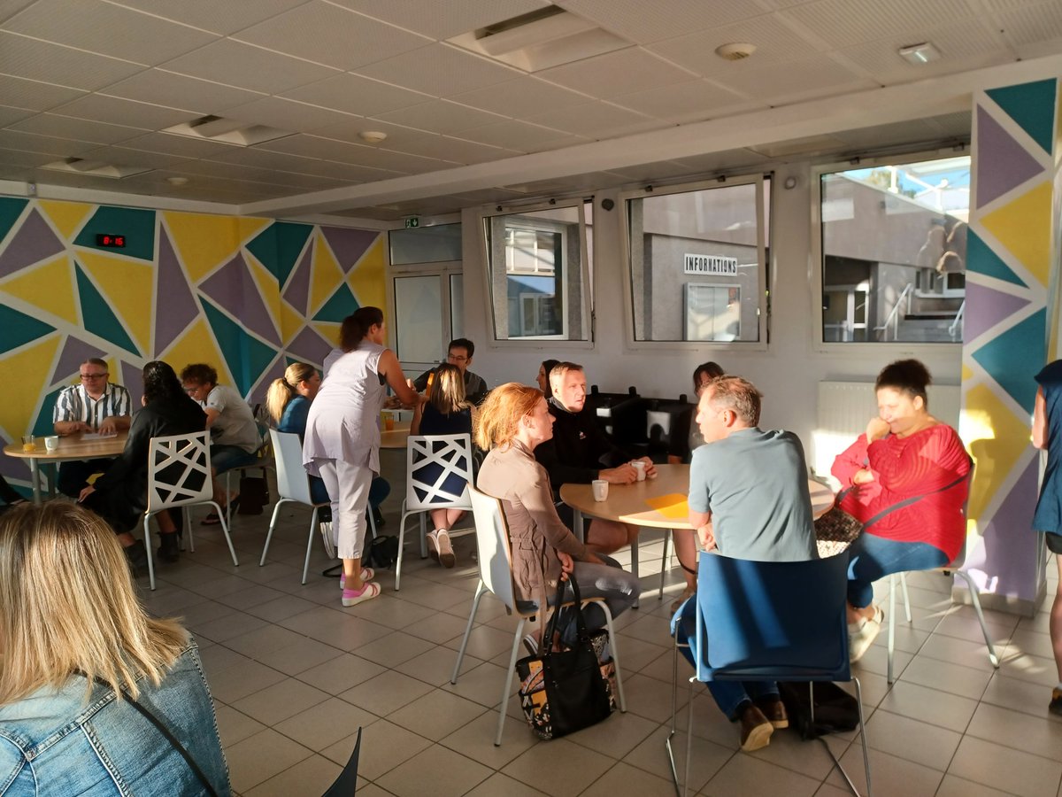clgVautrinLud's tweet photo. #rentree2023 pour nos élèves de 6èmes du @clgVautrinLud: #cafédesparents pour un accueil personnalisé ; journée d'intégration et de cohésion pour les élèves( #programmepHARe ; #DeFissportif, ateliers sur #E3D,atelier musical pour #rentreeenmusique.)
@dsden88,@RLaganier https://t.co/XZ8gacGTyv