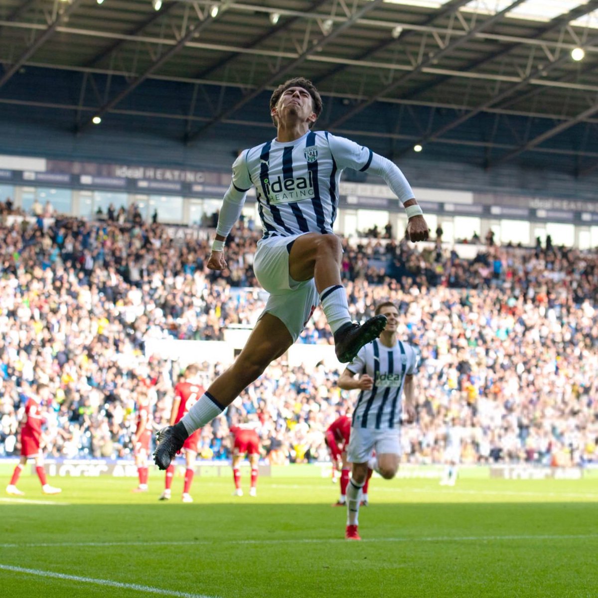 NTStats's tweet photo. Across the top 4 English divisions, no player has completed more dribbles per 90 than West Brom's Jeremy Sarmiento (5.6) ⛹️‍♂️

The players who have completed the most dribbles p90 (Prem & EFL) 💫

👑 J. Sarmiento (#wba) - 5.6
🥈 M. Nunes (#mcfc) - 5.5
🥉 S. Dembele (#bcfc) - 4.9
S. Mara (#saintsfc) - 4.2
J. Graham (#lofc) - 4.2
J. Quitirna (#ftfc) - 4.2

#bhafc @jeremysarm7ento

[@FotMob]