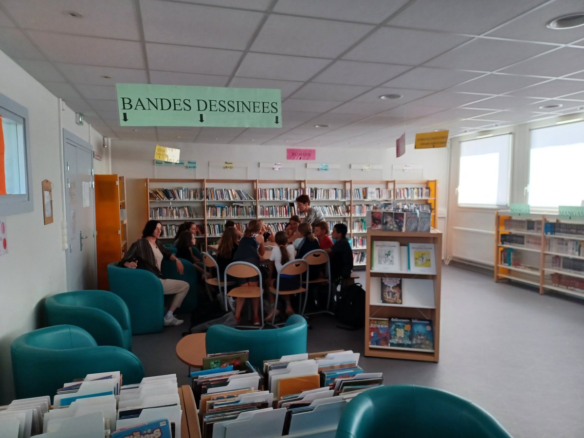 clgVautrinLud's tweet photo. #rentree2023 pour nos élèves de 6èmes du @clgVautrinLud: #cafédesparents pour un accueil personnalisé ; journée d'intégration et de cohésion pour les élèves( #programmepHARe ; #DeFissportif, ateliers sur #E3D,atelier musical pour #rentreeenmusique.)
@dsden88,@RLaganier https://t.co/XZ8gacGTyv