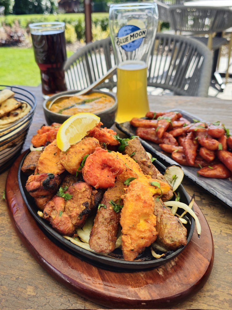 Glorious sunshine & a lunchtime #Mixi at @sohotavernuk in #HamptonInArden...
☀️😎🍗🍺🍖👌🏽

📹tiktok.com/@dalmeister/vi…

#GrillHeil #MixedGrill #Beer @BlueMoonBeerUK